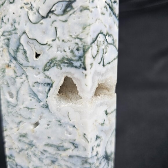 Green Moss Agate Tower With Druzy - Picture 5 of 8